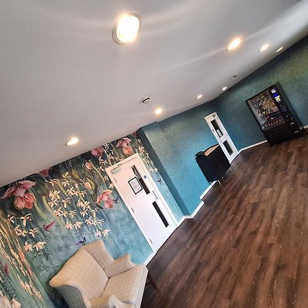 Stockwood Hotel - Luton Airport Экстерьер фото