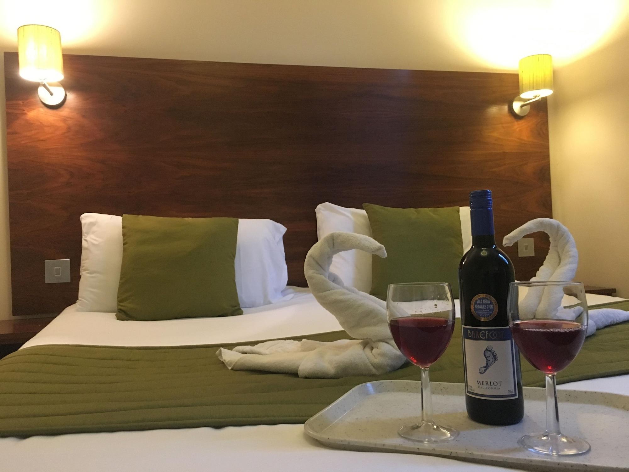 Stockwood Hotel - Luton Airport Экстерьер фото