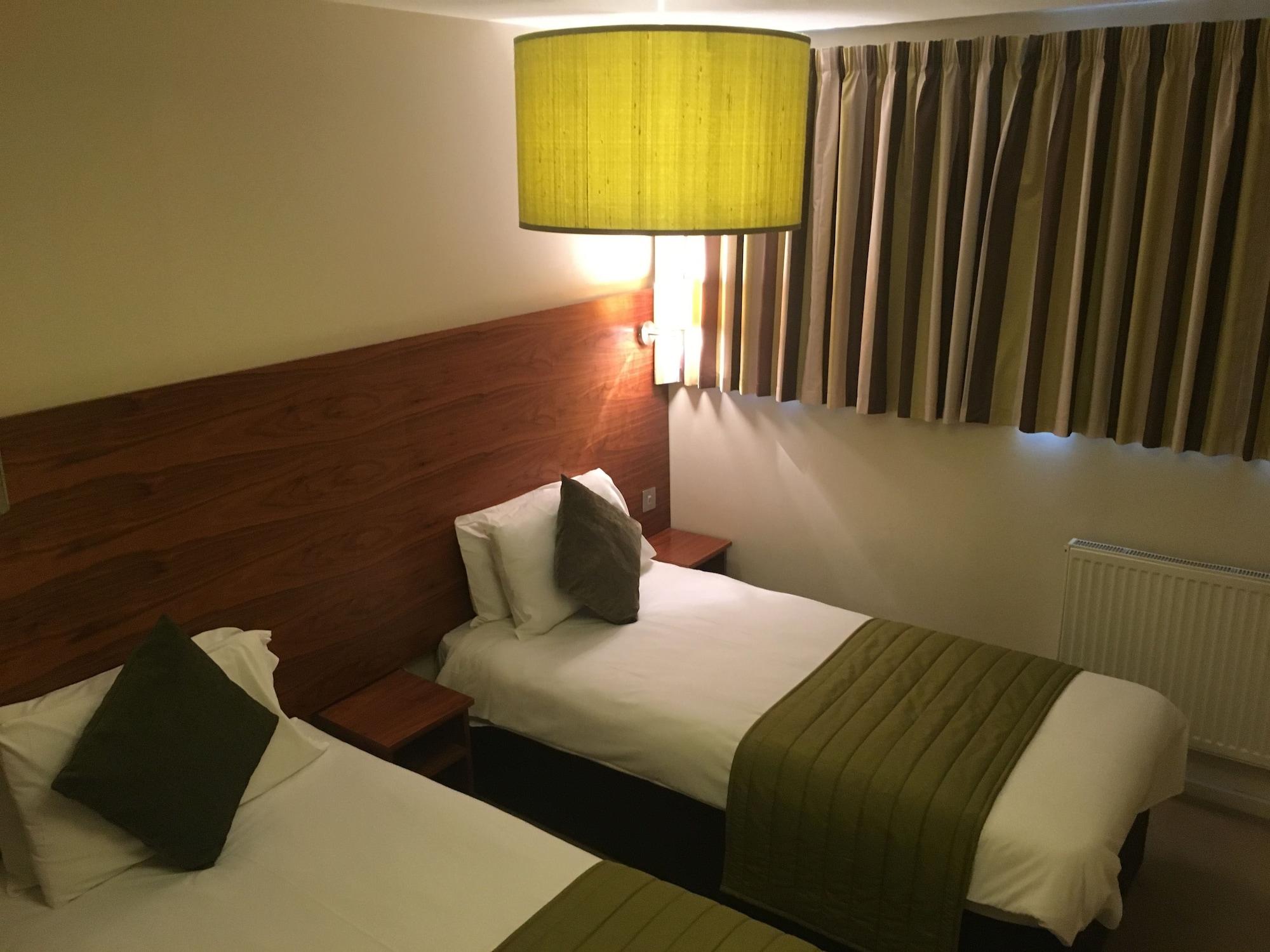 Stockwood Hotel - Luton Airport Экстерьер фото