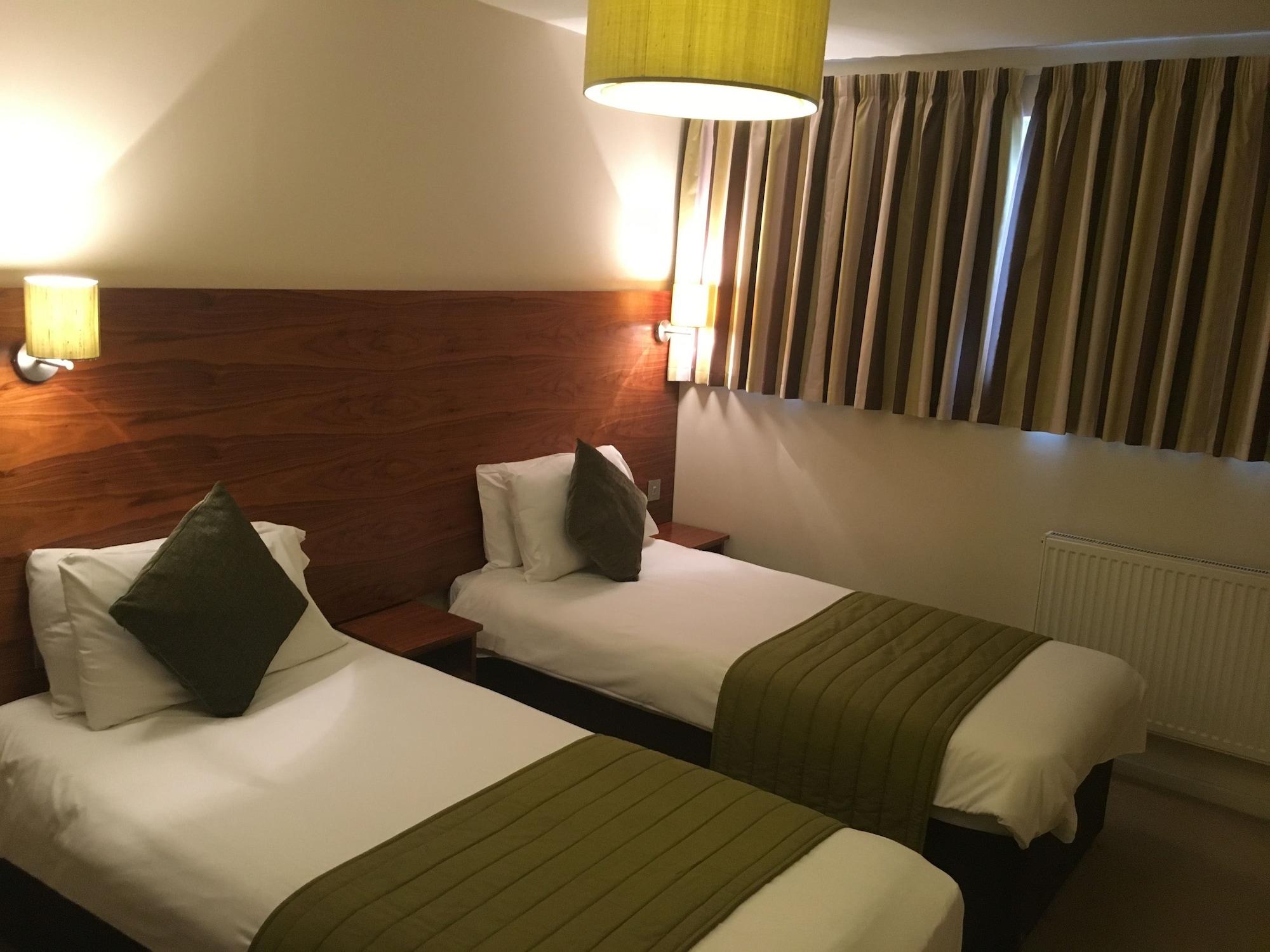 Stockwood Hotel - Luton Airport Экстерьер фото