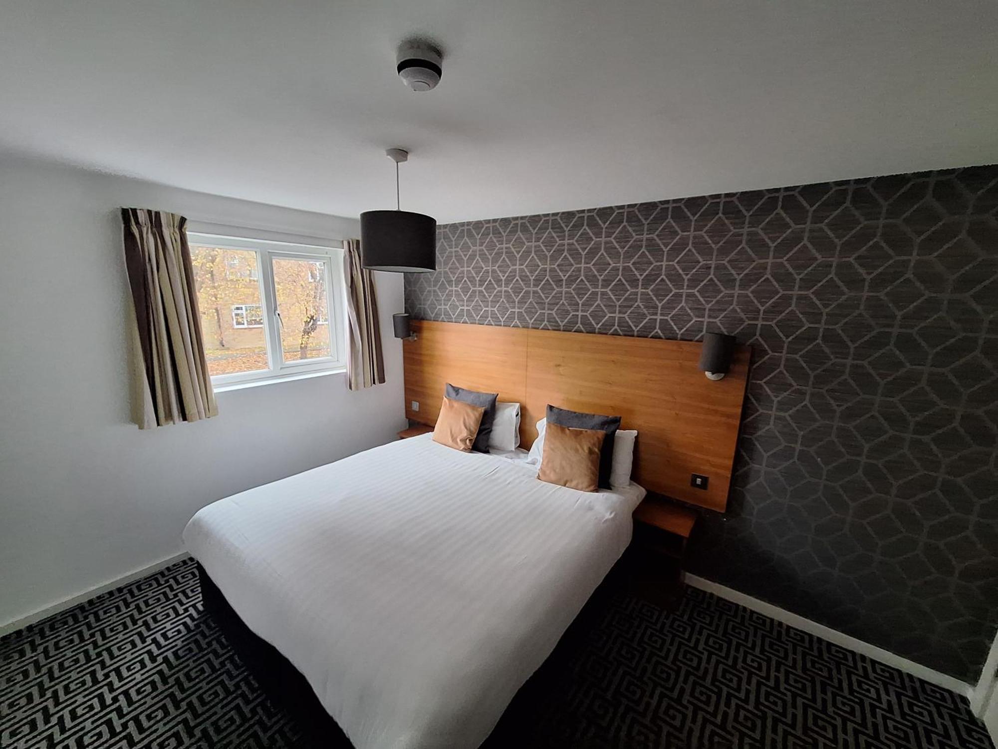 Stockwood Hotel - Luton Airport Экстерьер фото