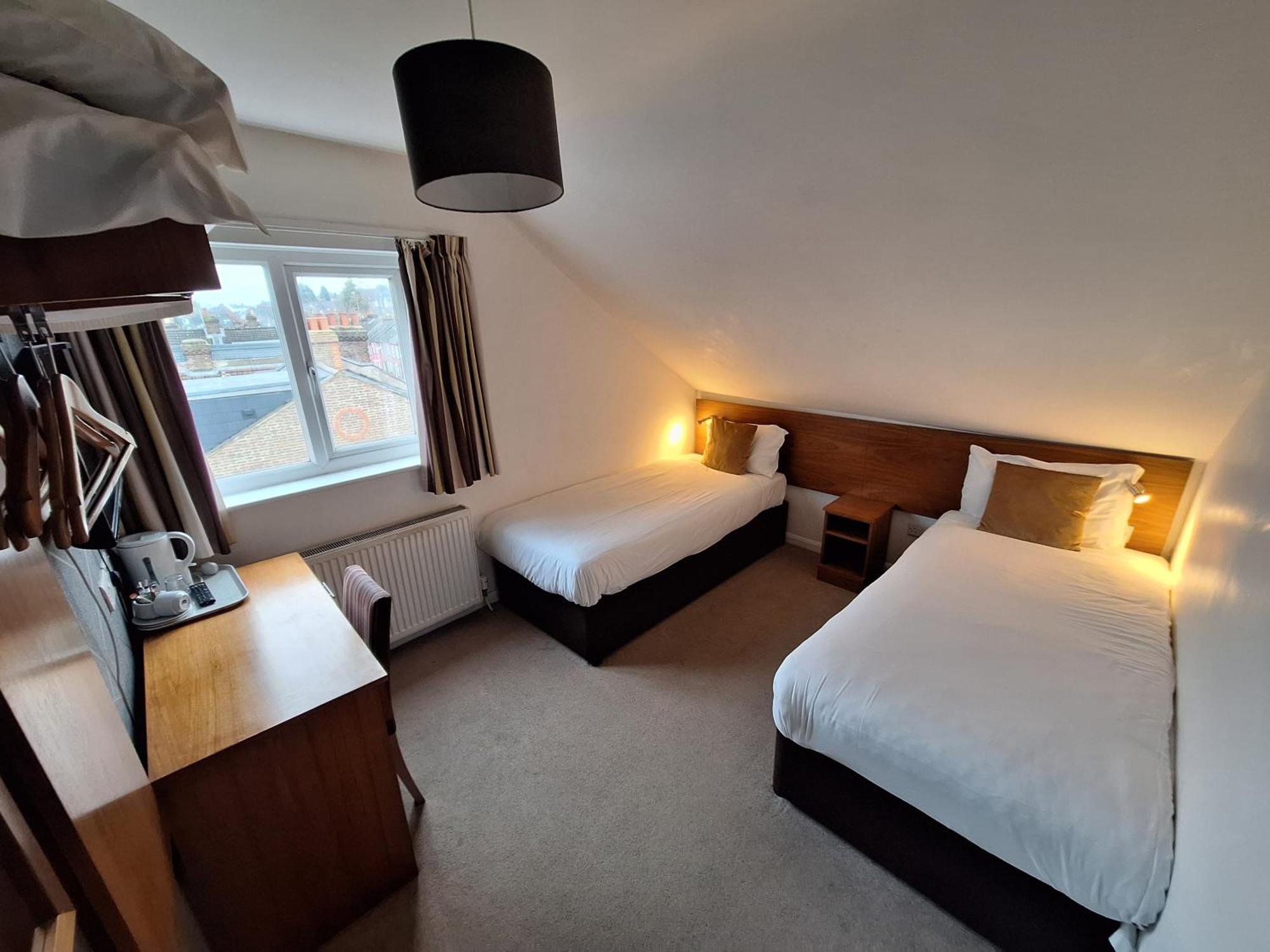 Stockwood Hotel - Luton Airport Экстерьер фото
