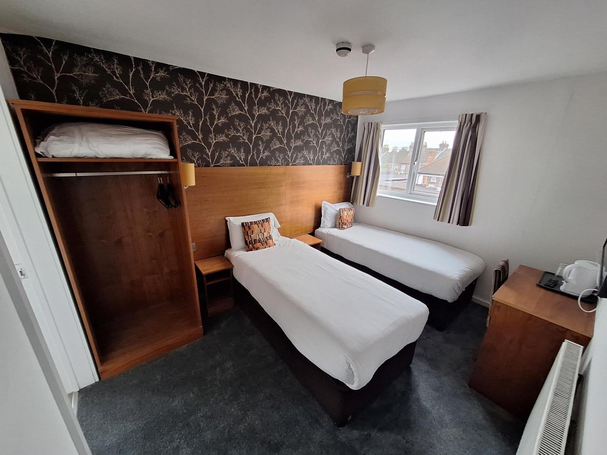 Stockwood Hotel - Luton Airport Экстерьер фото