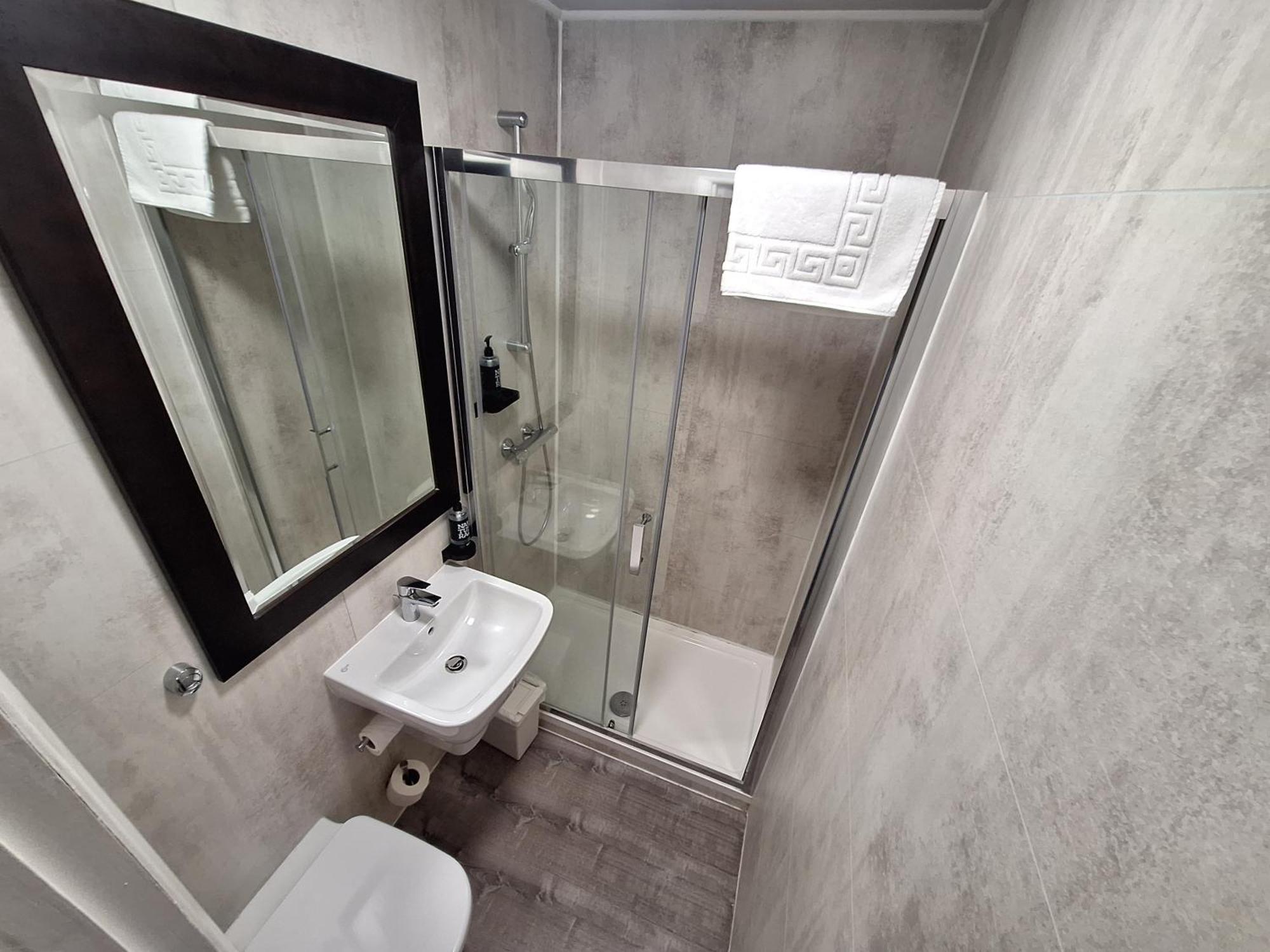 Stockwood Hotel - Luton Airport Экстерьер фото