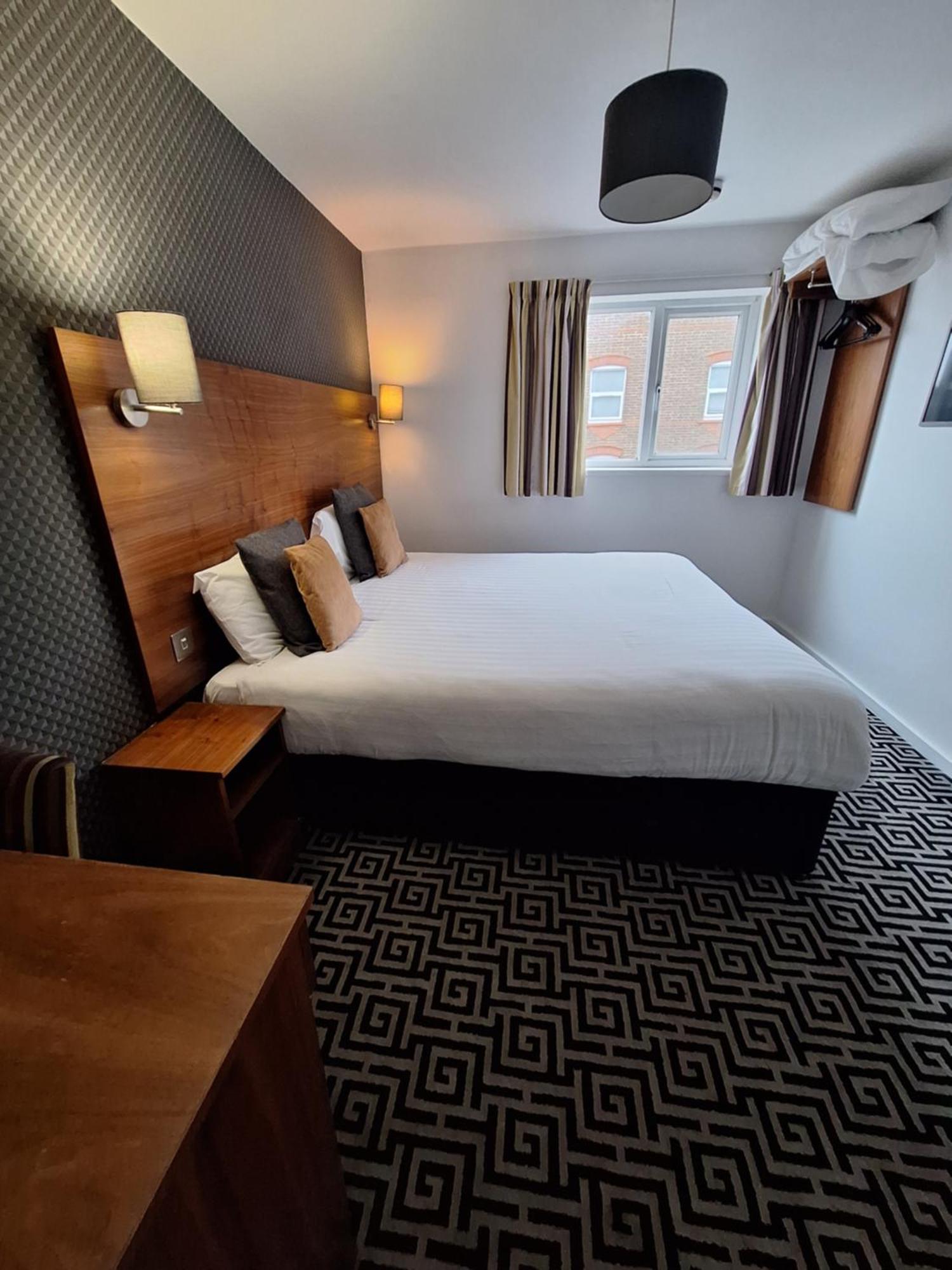 Stockwood Hotel - Luton Airport Экстерьер фото