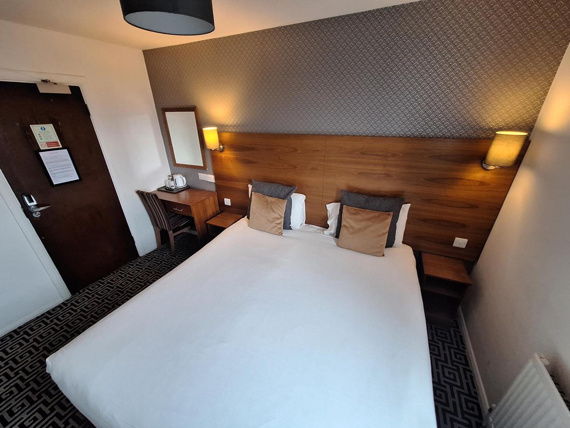 Stockwood Hotel - Luton Airport Экстерьер фото